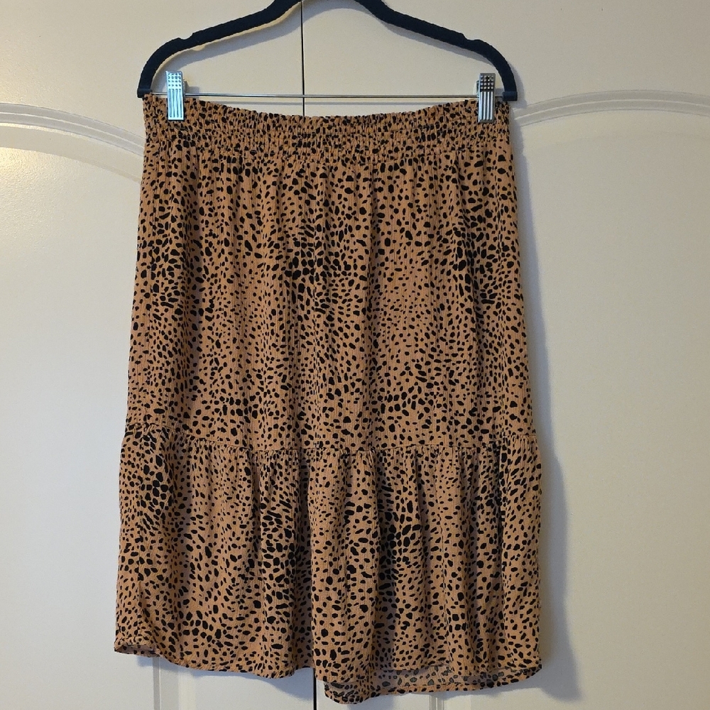 EUC 89th & Madison Size L Tan and Black Skirt